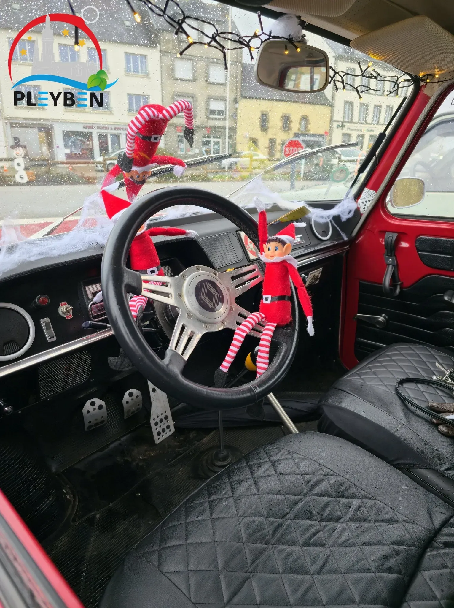 07.12 - rassemblement voitures1.webp