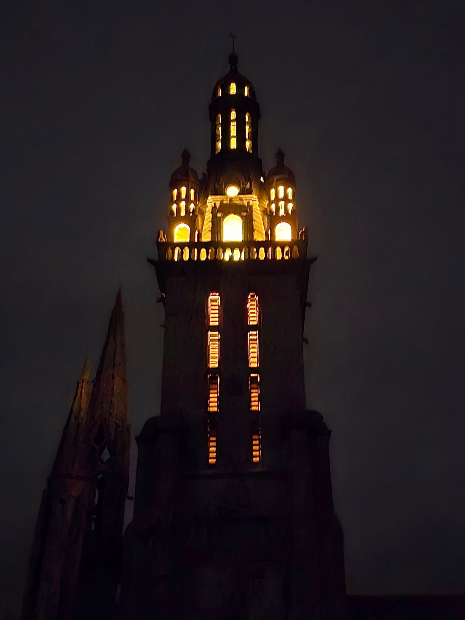 eglise éclairée.jpg